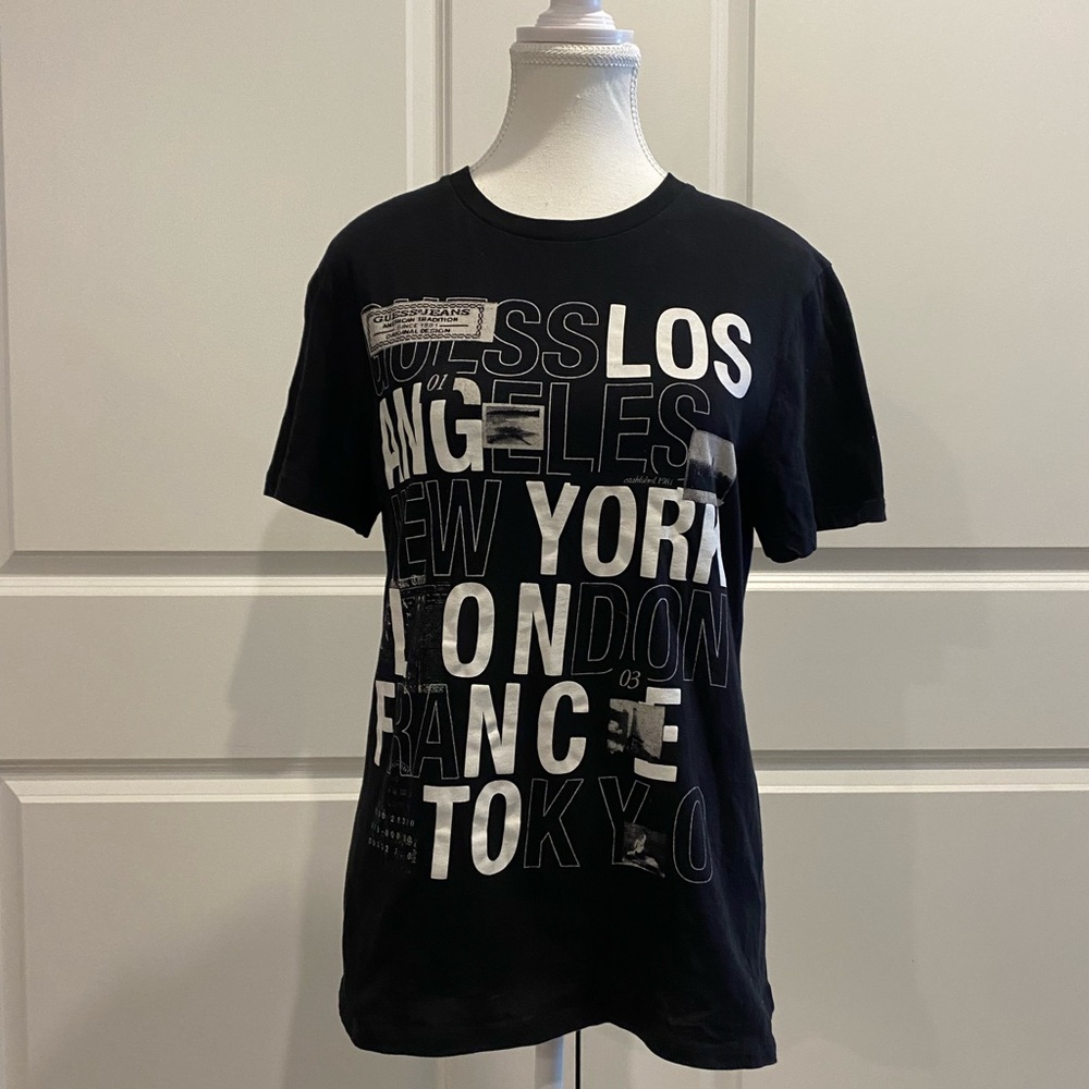 GUESS JEANS Graphic City Tee in Black - Adult S